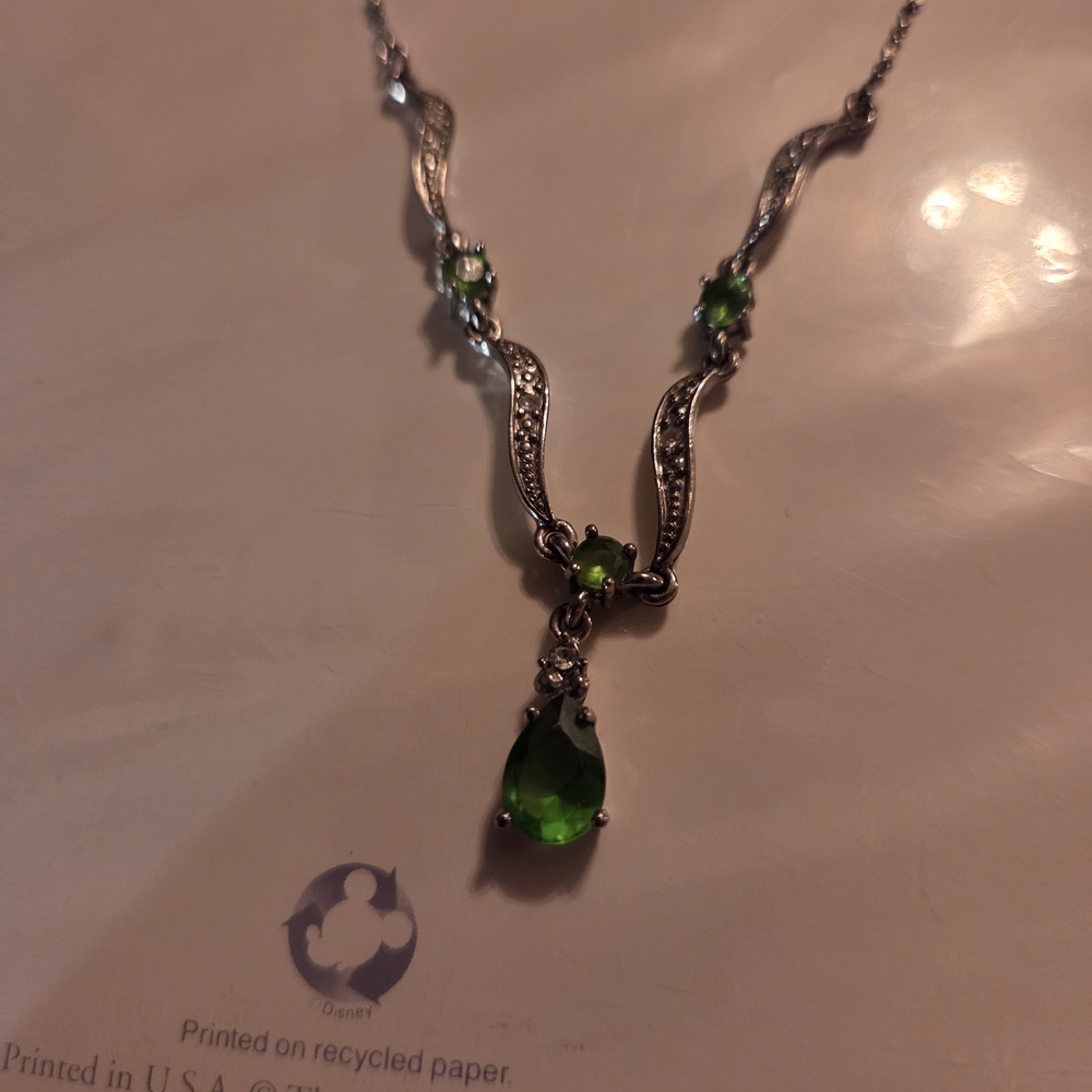 Elegant Green Silver Necklace